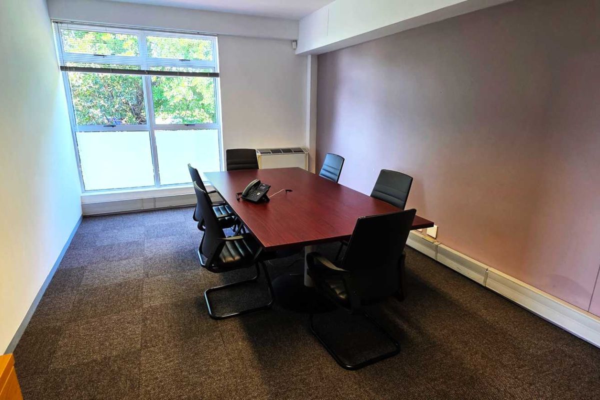 Beautiful Ground Floor Office in Westlake - Photo 5