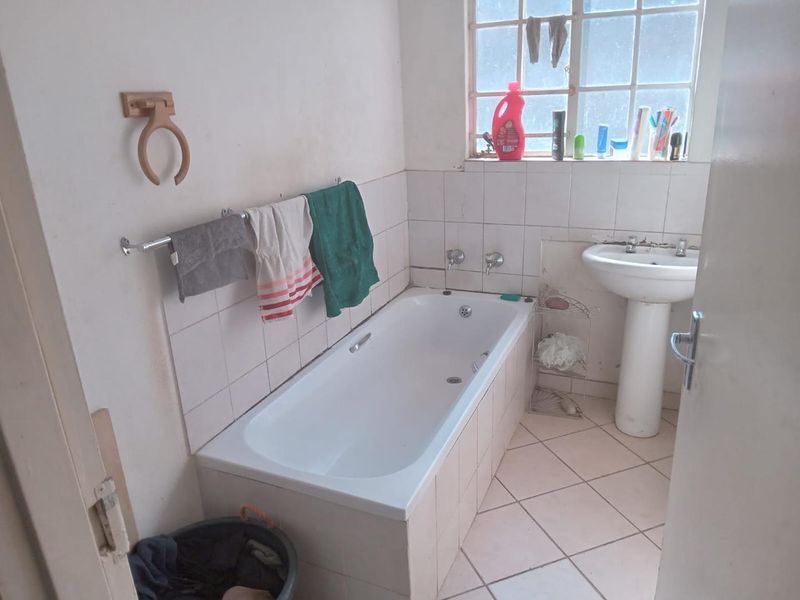 HOUSE IN NEED OF LOVING CARE - Photo 9