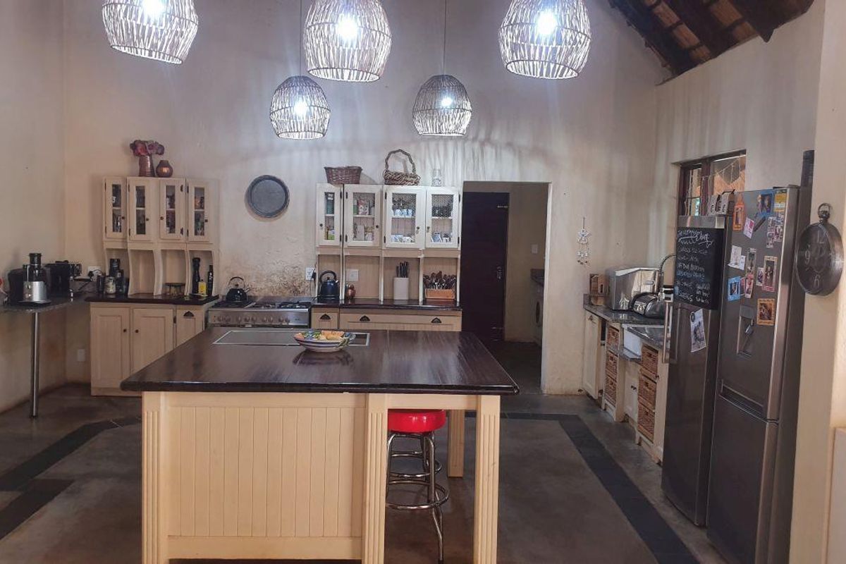 Spectacular Smallholding for Sale – A View and location Money Can’t Buy - Photo 4