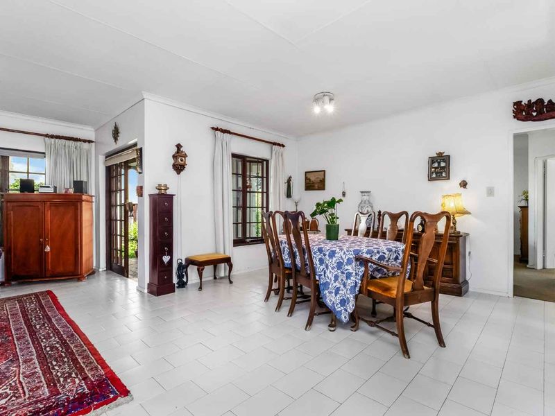 A Delightful Cluster Home In Sought After Lanzerac Situated On A Corner Stand - Photo 5