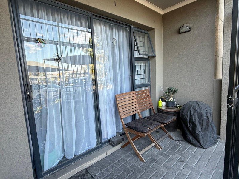 Ground Floor Gold in Brackenfell - Photo 6