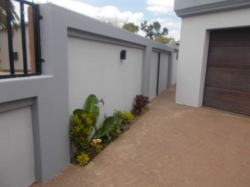 Immaculate property looking for a new owner. - Photo 9