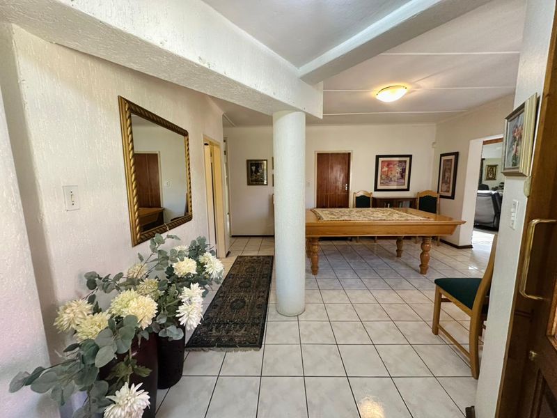 IMMACULATE FAMILY HOME ON 2039sqm STAND. - Photo 5