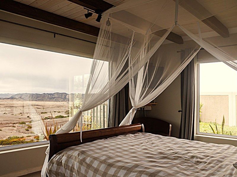 Luxurious Off-Grid Modern Farmhouse with Views & Sports Haven - Photo 8