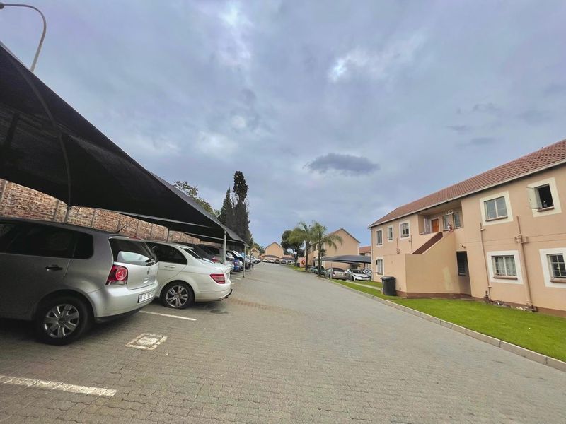 Perfect 1-Bedroom Haven: Open-Plan Living & Outdoor Bliss! - Photo 7