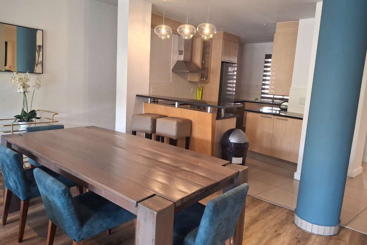 A MAGNIFICENT THREE BEDROOM FURNISHED APARTMENT - Photo 4