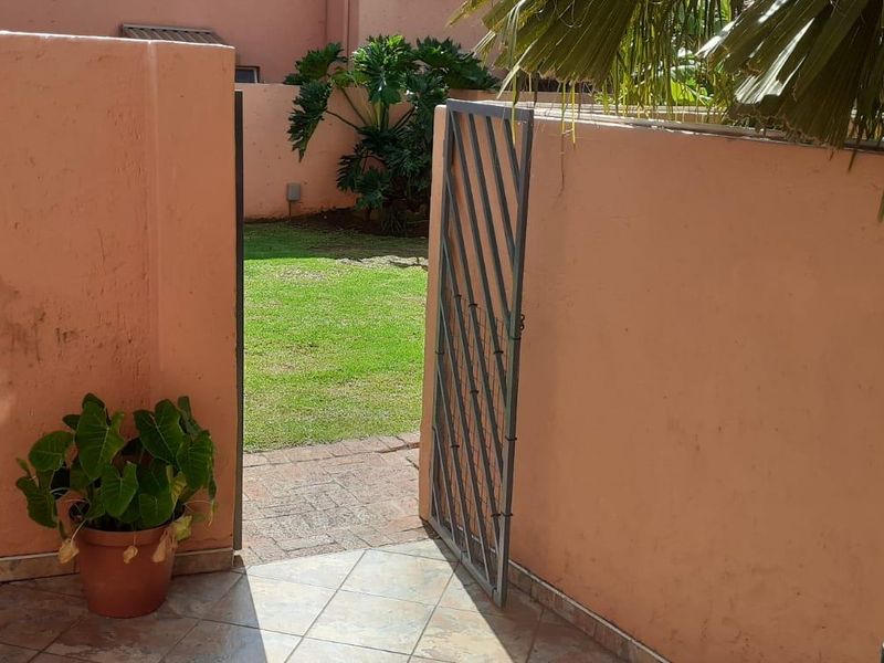 Secure, Stylish Living in Raceview - Photo 3