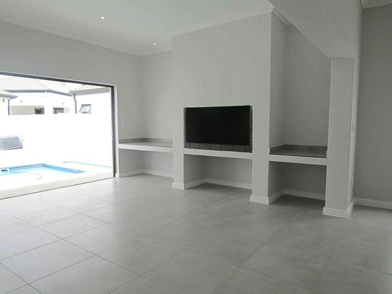 Newly build home designed for modern living - Photo 10