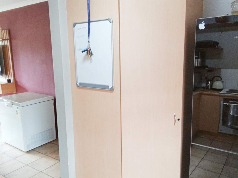 Spacious 3-Bedroom Townhouse in Secure, Sought-After Complex - Photo 6