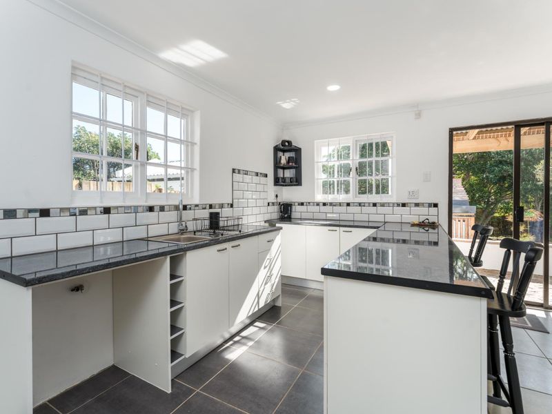 2 Bedroom, 2 Bathroom - Photo 6