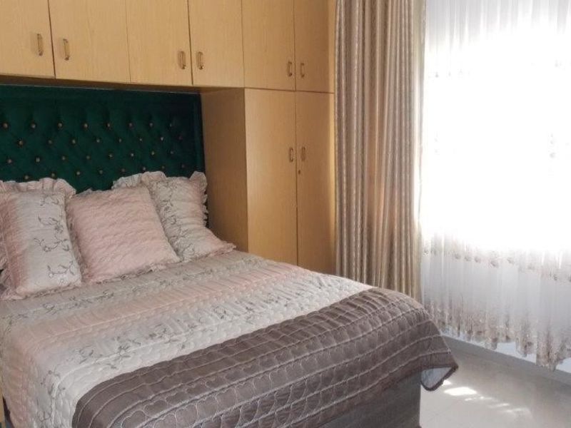 4 Bedroom House for sale in Westcliff - Photo 3