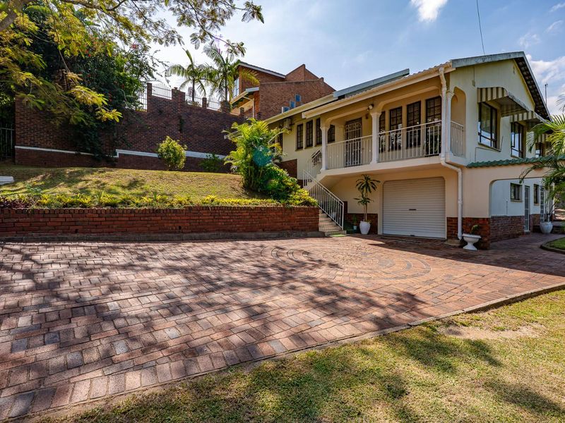 Where Comfort, Space & Income Potential Come Together - Photo 3