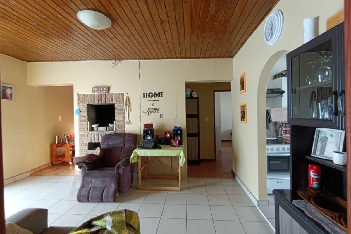 For Sale - Walvisbay (House with 2 bedroom flat) - Photo 3