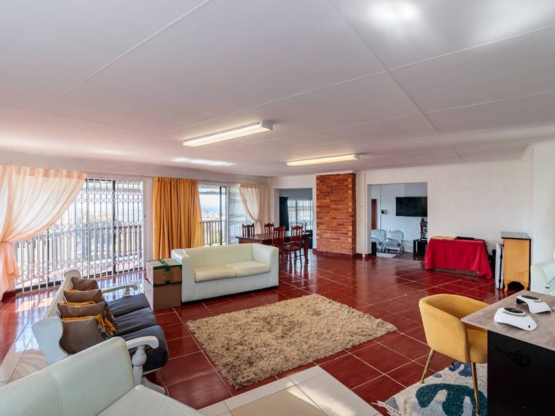 5 Bedroom House for Sale in Adcockvale - Photo 9