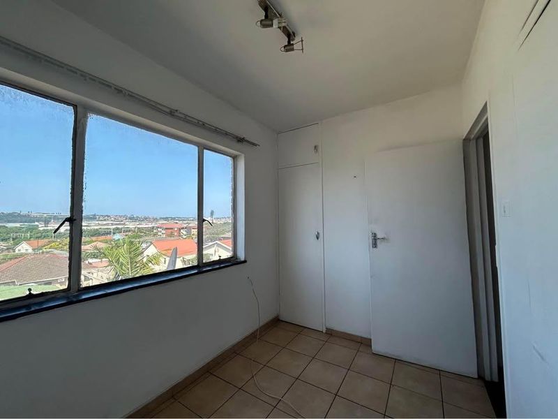 For Rent | Montclair | 2 bedroom Apartment - Photo 9