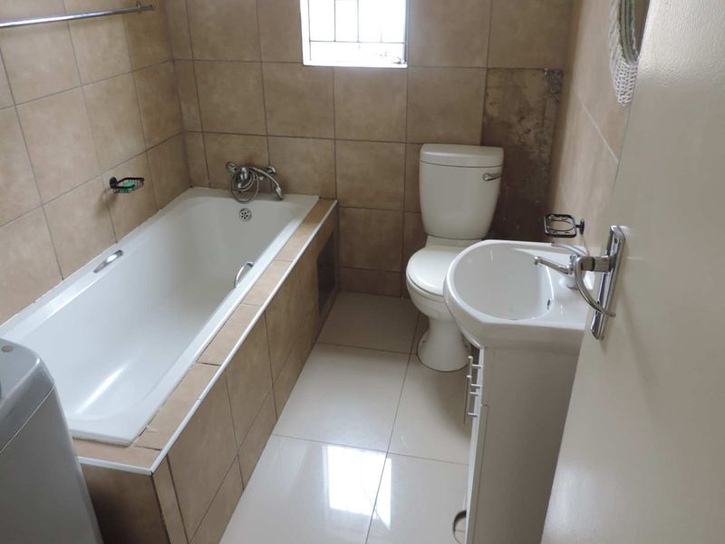 Immaculate home in Leopards Rest, Albertsdal - Photo 10