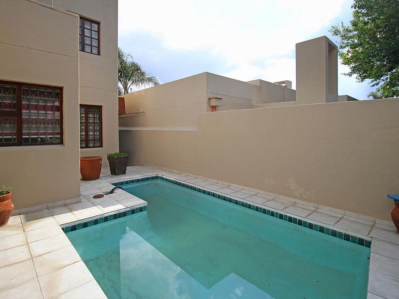 Secure 4-Bed Home with Pool & Sukkah – Low Levy Investment! - Photo 4