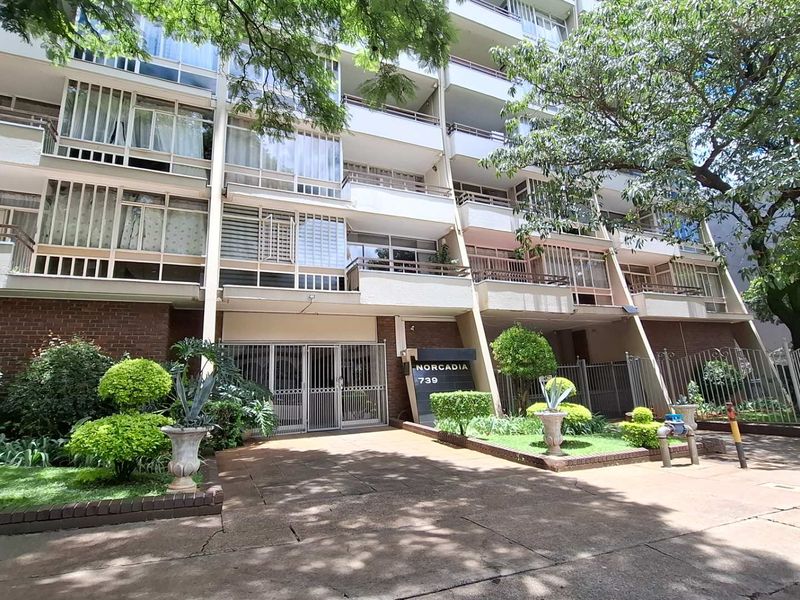 **Stunning Fully Furnished Penthouse with Unmatched Views** - Photo 1