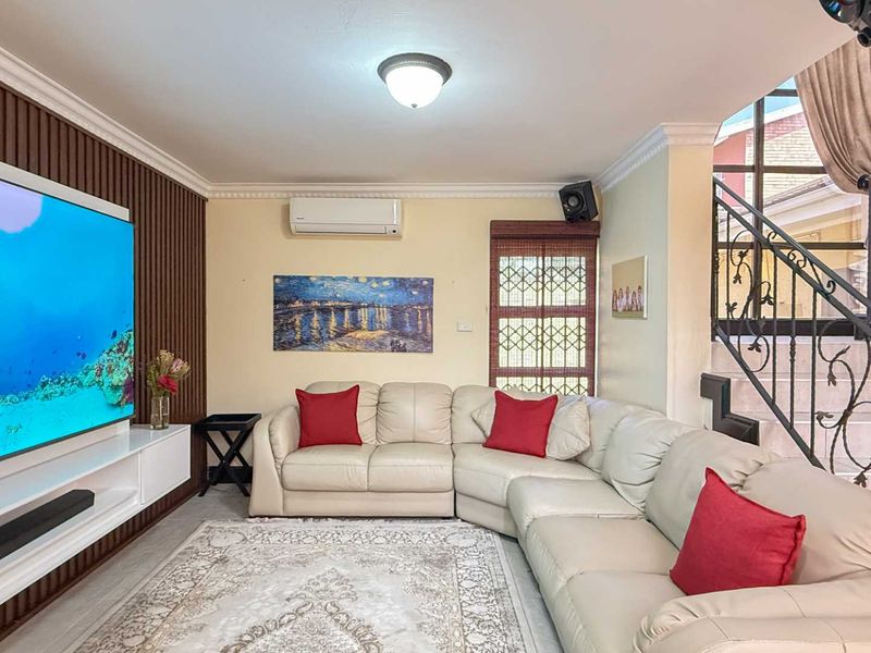 Neat as a pin Ballito home - Photo 5