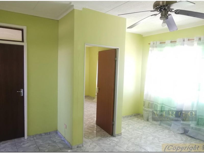 COZY 2 BEDROOM 1ST FLOOR APARTMENT FOR SALE IN WINDHOEK WEST: PASTEURHOF - Photo 9
