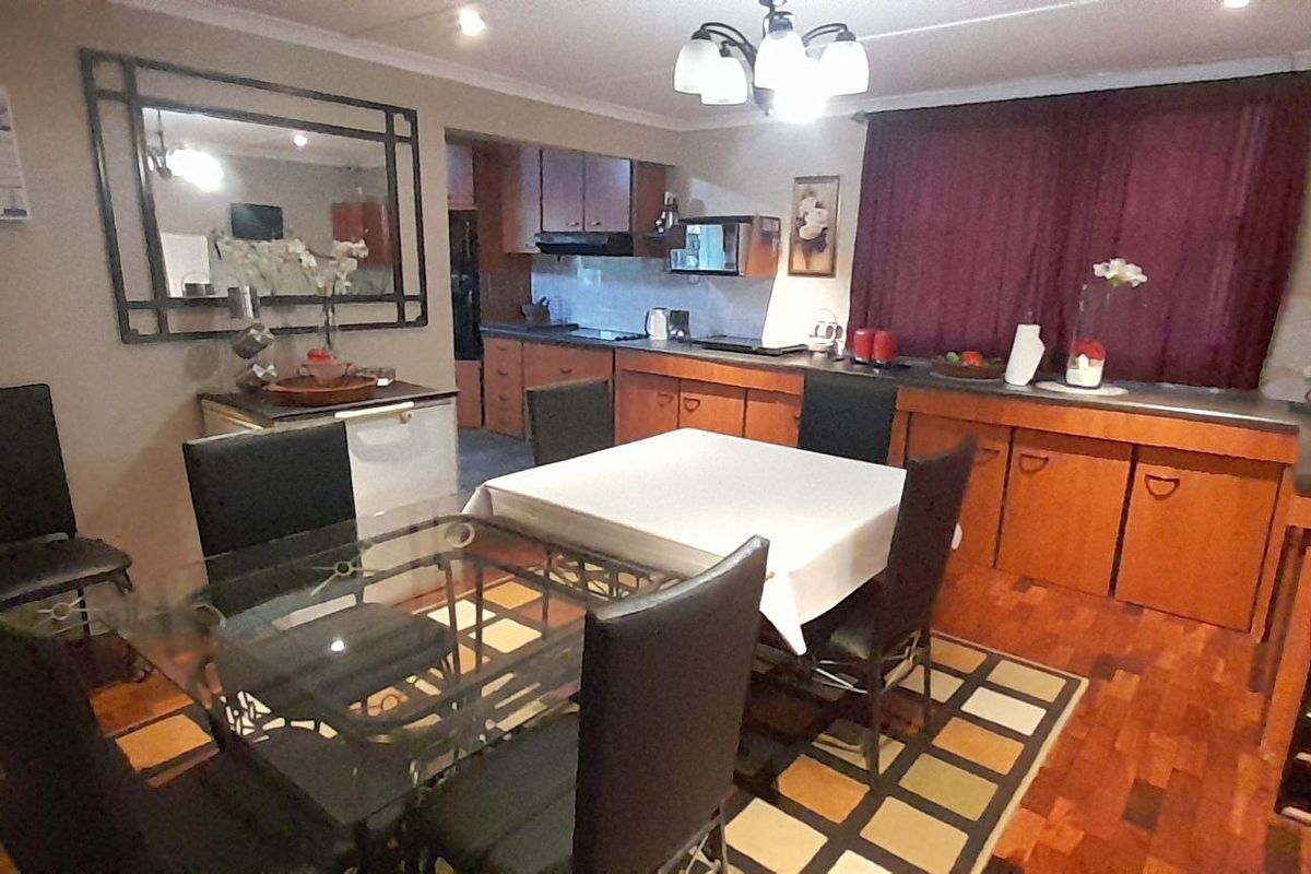 Sunford 4-Bedroom Haven: Perfect for Modern Family Living - Photo 3