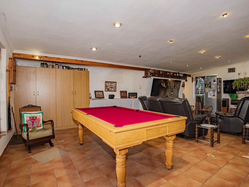 Much loved family home in the sought after area of Oostersee - Photo 8