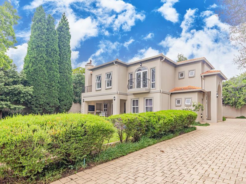 Effortless Luxury Living in Exclusive Estate in Bryanston - Photo 3