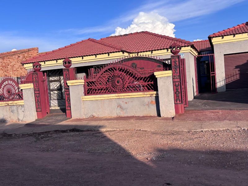 A FAMILY HOME - Photo 7