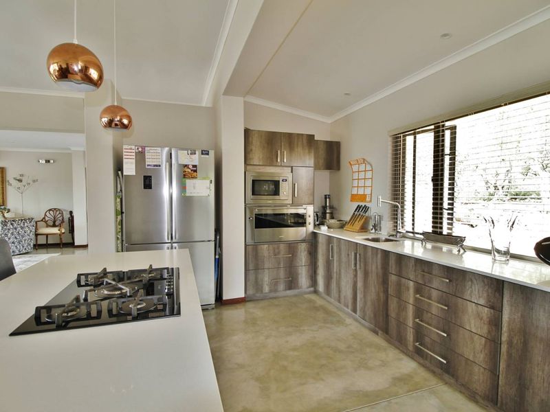 ZANDSPRUIT BUSH & AERO ESTATE – LUXURY 4 BEDROOM HOME TO RENT - Photo 8