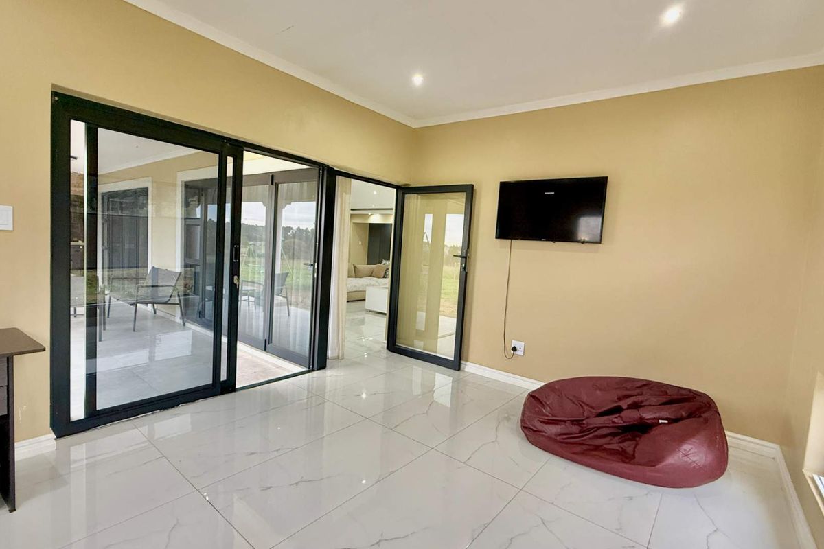 Luxury Family Home in Sakabula Estate - Photo 5