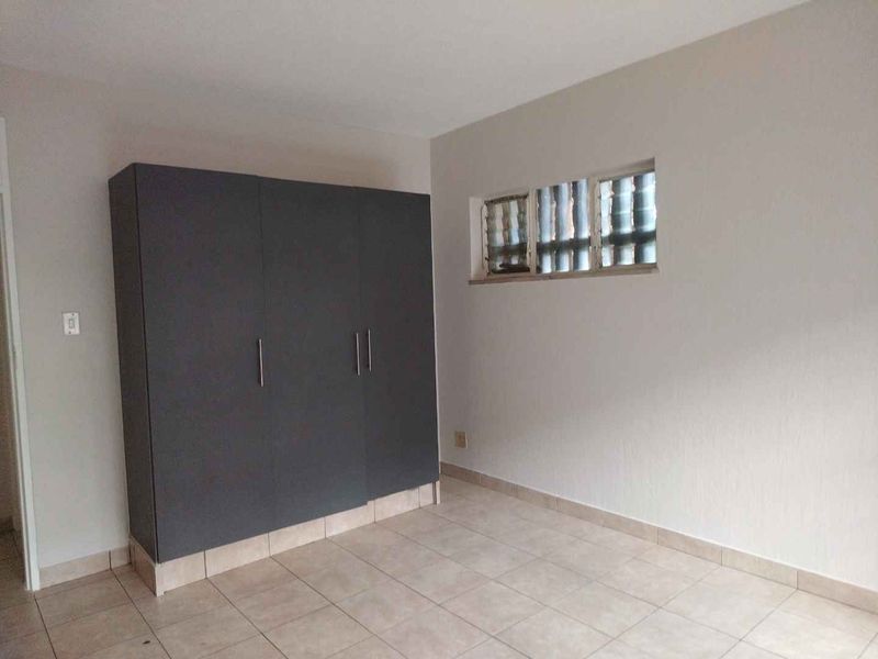 Spacious 3 Bedroom Apartment For Sale in a Prime Location - Photo 8