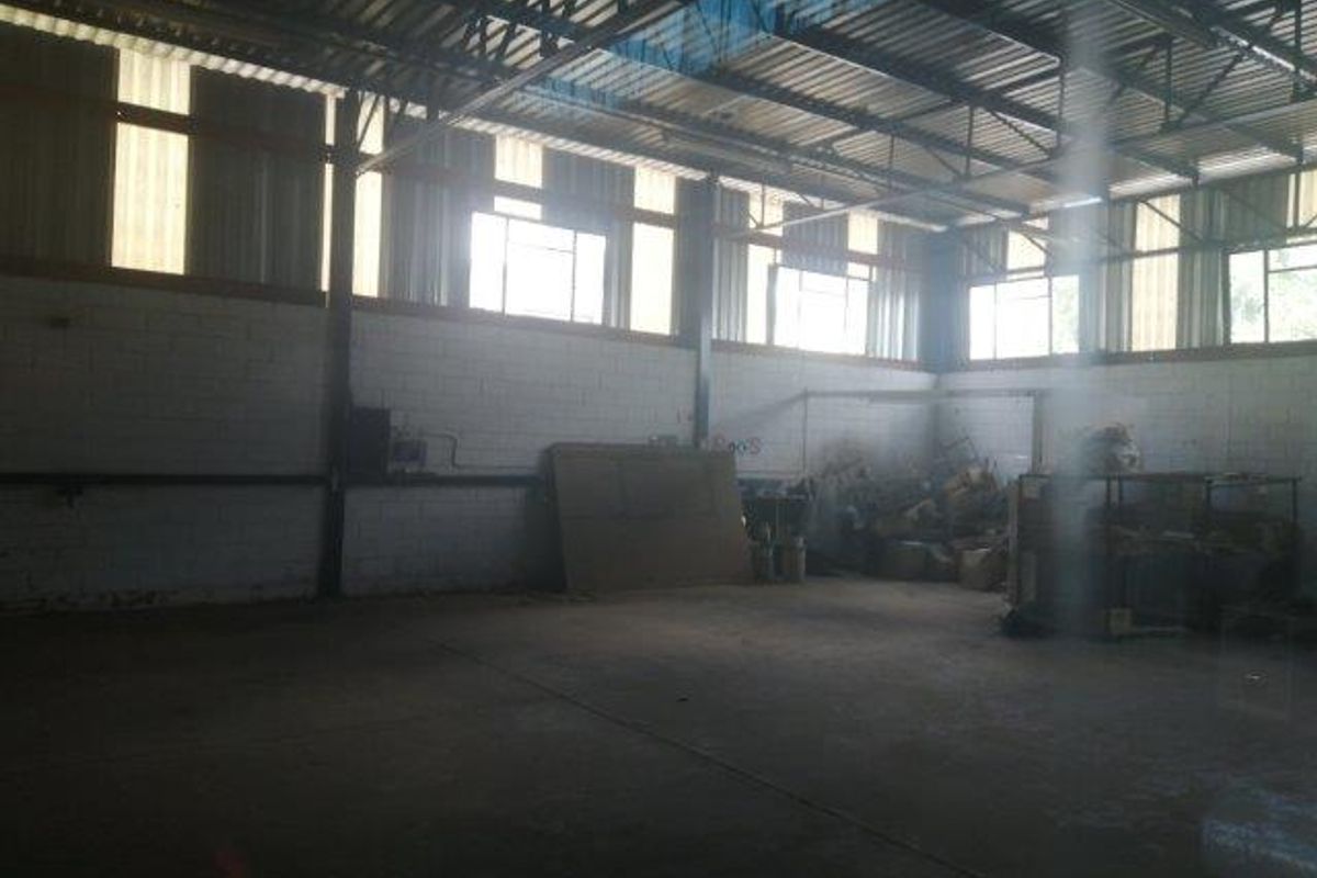 INTERLINK FRIENDLY WAREHOUSE FOR SALE - LAFRENZ - Photo 2