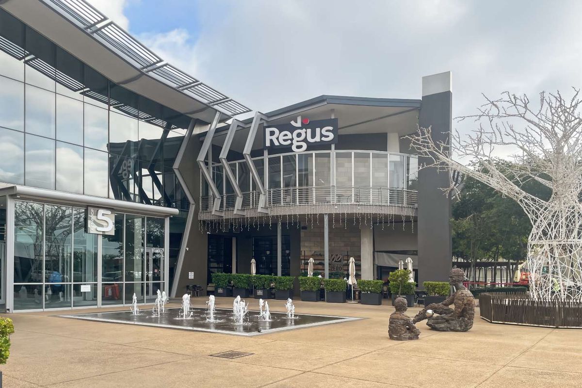 Find office space in Regus Cradlestone Mall for 2 persons with everything taken care of - Photo 4