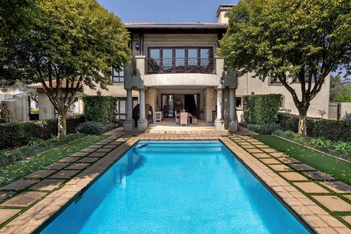 Palatial Estate of Distinction - Photo 5