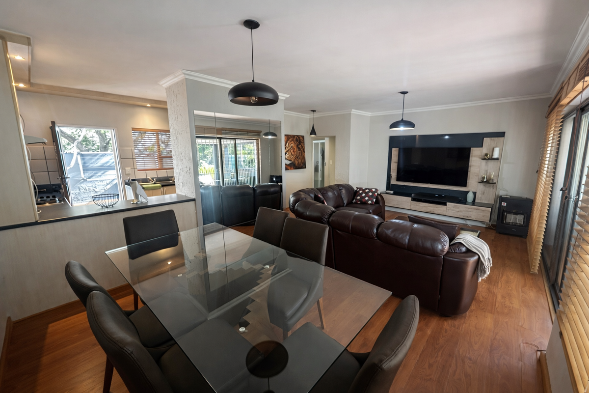 Front-Row Living Meets Private Luxury - Photo 5