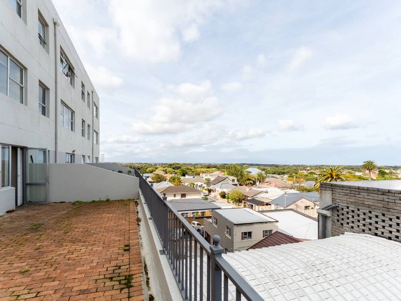 2 Bedroom Apartment For sale in Wynberg - Photo 3