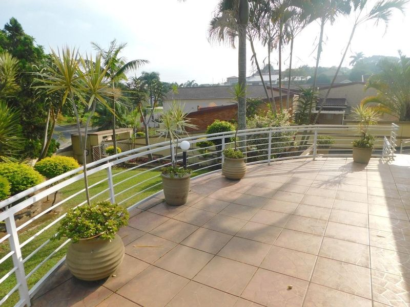 3 Bedroom House for sale in Silverglen - Photo 2