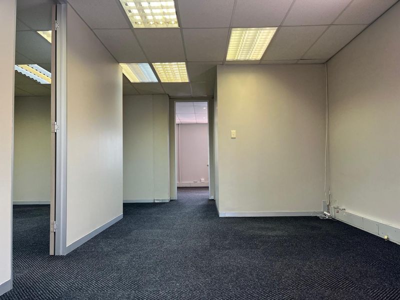 Ground Floor Offices within Secure Corporate Park! - Photo 4