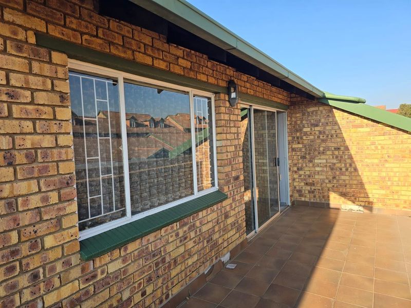 3 Bedroom Secure Townhouse in Kempton Park Ext 4 - Photo 8