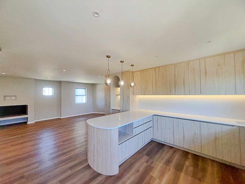 Exceptional New Build, Upper Country Club - Photo 6