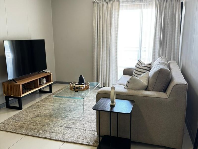 Merensky Tower- CBD Fully furnished 2bedroom flat, open plan kitchen, bathroom, balcony - Photo 4