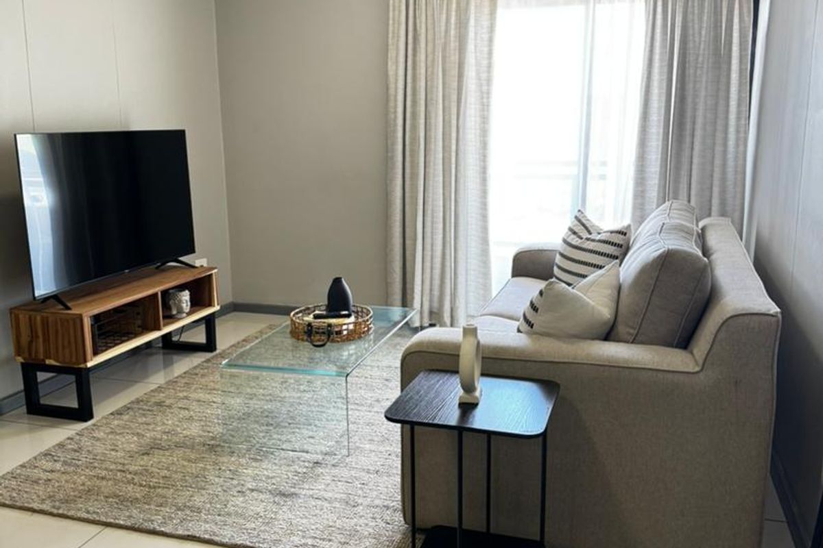 Merensky Tower- CBD Fully furnished 2bedroom flat, open plan kitchen, bathroom, balcony - Photo 4