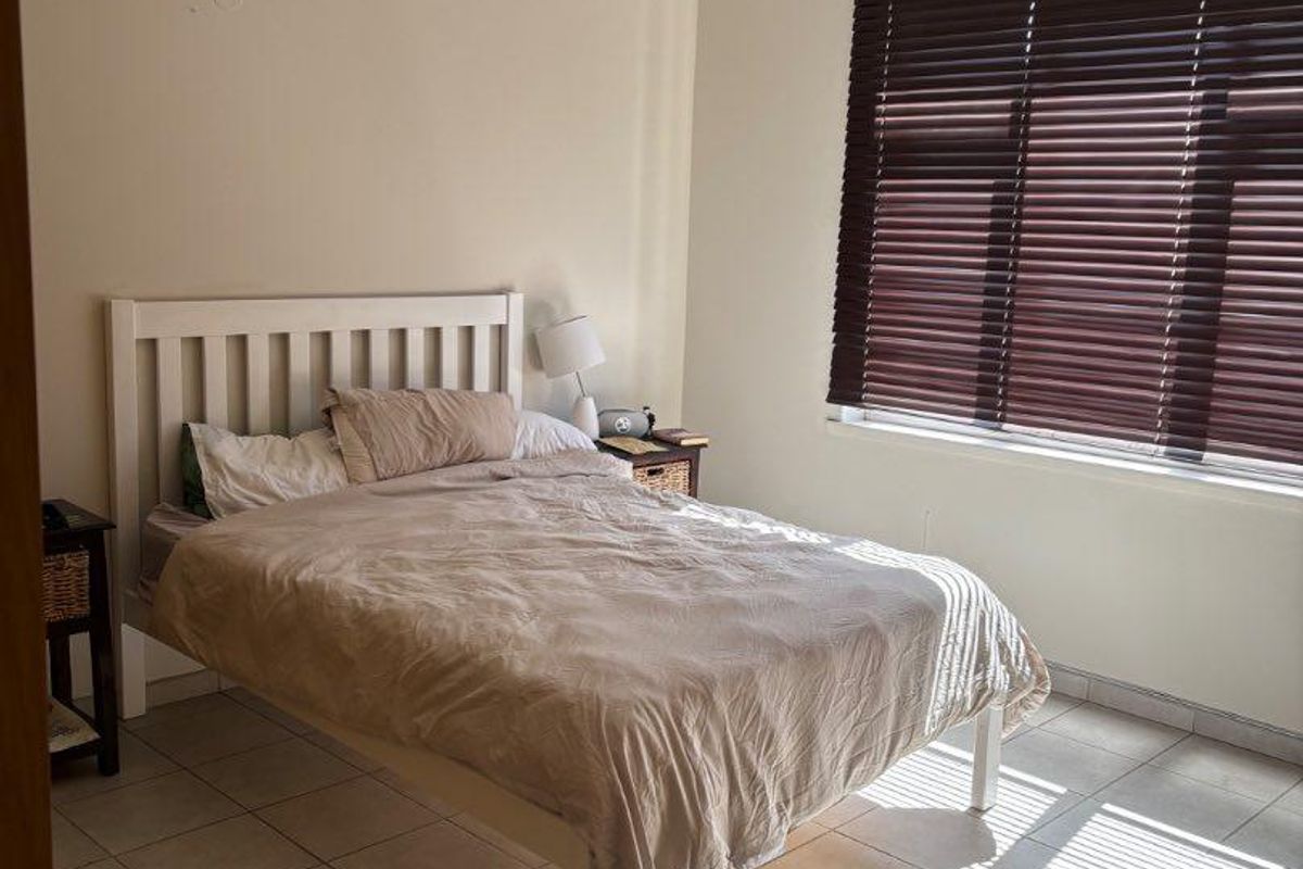 6 Bedroom Unit in Town Central - Photo 3