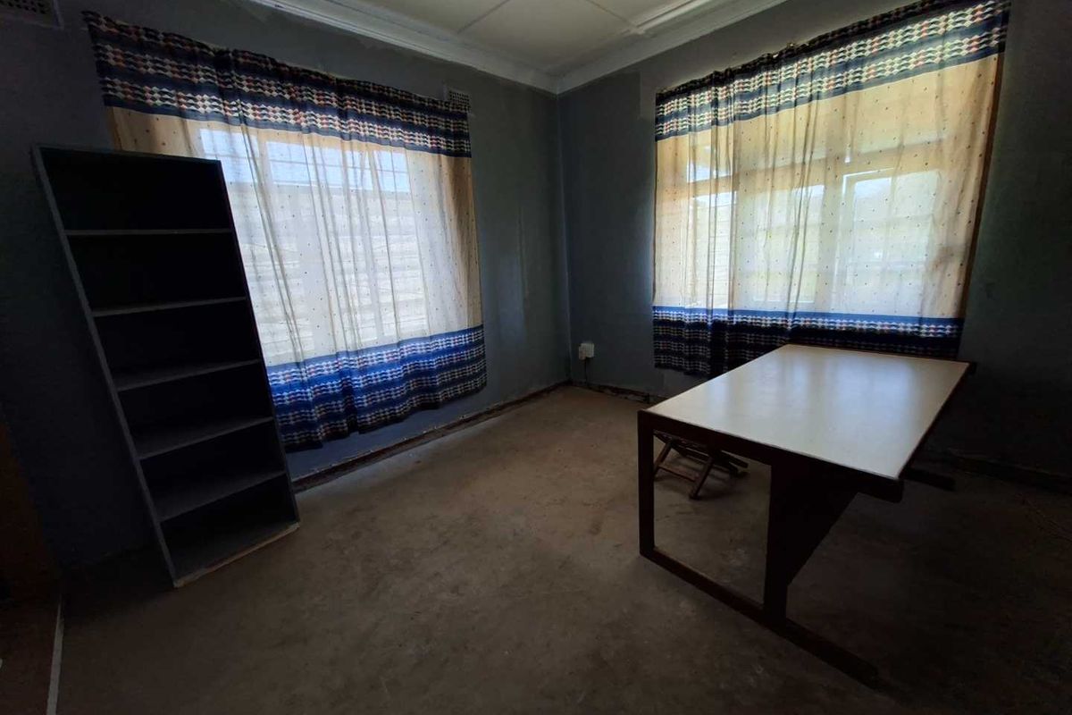 Fix Upper 3 Bedroom Home For Sale - Photo 3