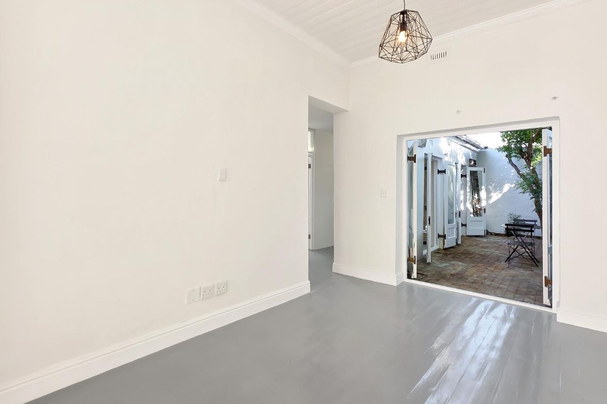 Two bedroom cottage for sale in Gardens - Photo 3