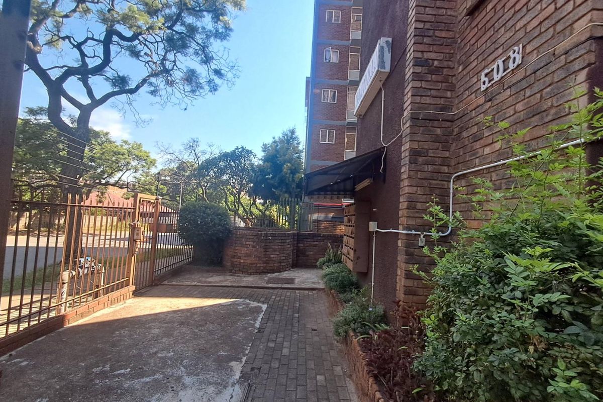 2 Bedroom Apartment In Sunnyside With A Potential For Rental - Photo 2