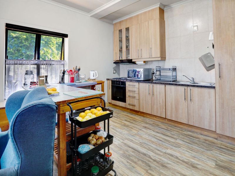 Neat & Modern Corner 1-Bedroom Apartment for Sale in Welverdiend Retirement Village, Oak Glen Bellivlle - Photo 6