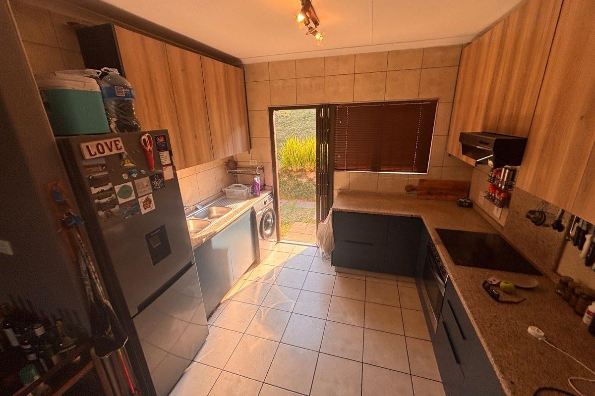 Charming 2-Bedroom Townhouse for Sale in The Wolds - Photo 3