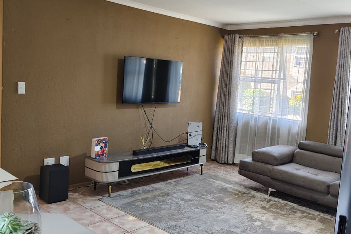 Modern Living Awaits in Serene Suburb! - Photo 5