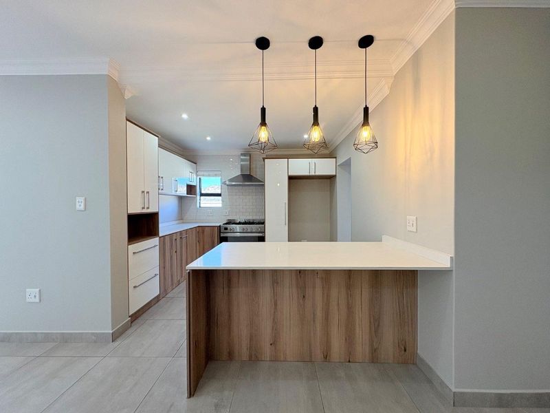 Modern, Stylish Townhouse Woodland Hills – Bergendal - Photo 5